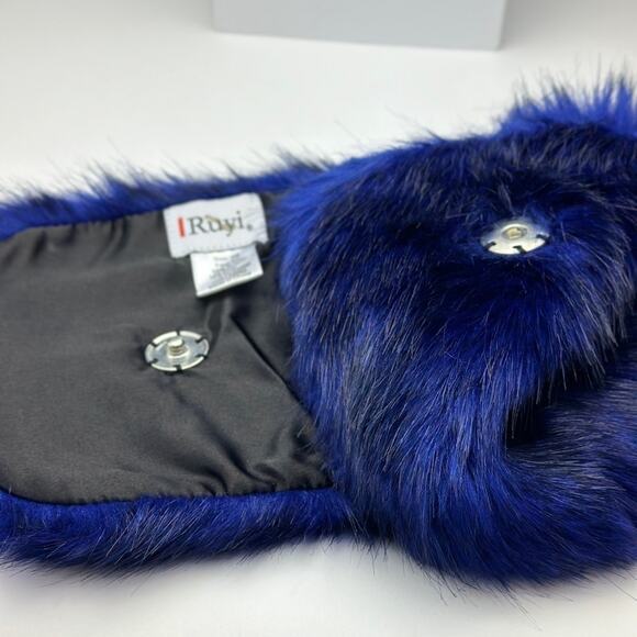 Blue faux fur neck scarp‎ wrap with broach snap closure - Picture 4 of 5